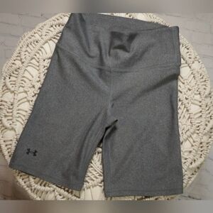 UNDER ARMOUR BIKE SHORTS